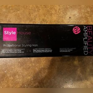 Style house pink and black striped flat iron